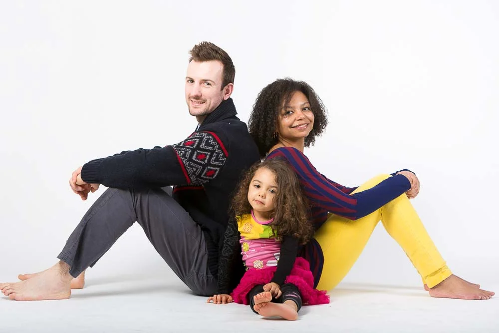Photographe studio famille à Paris – portrait en studio