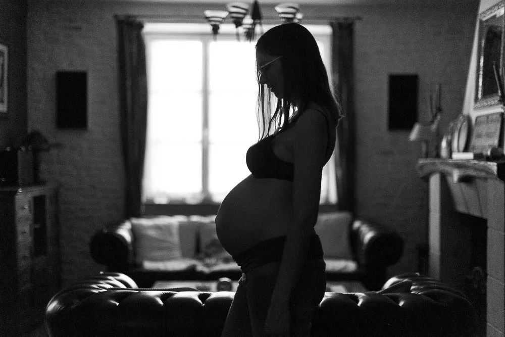 Photographe studio famille à Paris – portrait noir et blanc