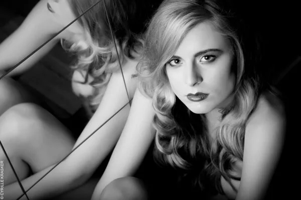 Photographe boudoir Paris – portrait noir et blanc