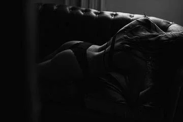 Photographe boudoir Paris – portrait noir et blanc