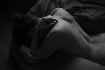 Photographe boudoir Paris – portrait noir et blanc