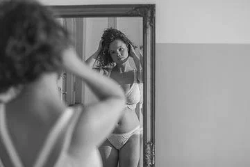 Photographe boudoir Paris – portrait noir et blanc