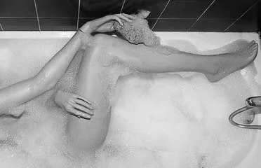 Photographe boudoir Paris – portrait noir et blanc