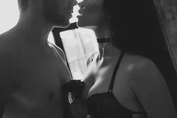 Photographe boudoir Paris – portrait noir et blanc