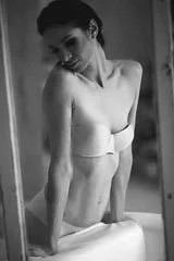 Photographe boudoir Paris – portrait noir et blanc