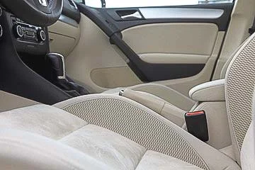 Photographe de voiture de luxe – vue intérieure