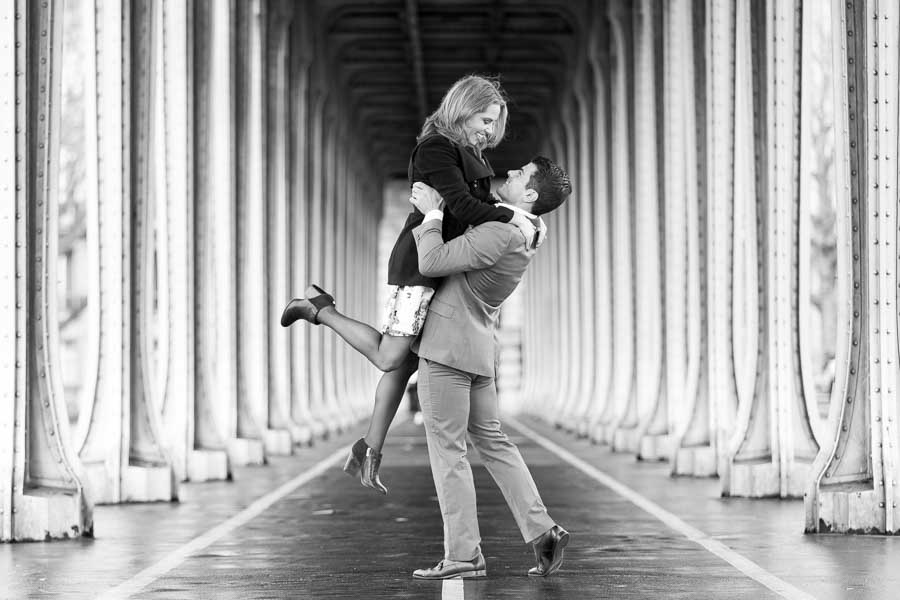 Photographe studio famille à Paris – portrait noir et blanc