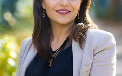 Portrait corporate en lumière naturelle – portrait souriant