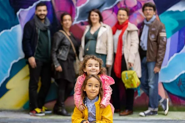 Photographe studio famille à Paris – portrait en extérieur