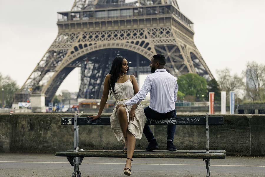 Shooting photo extérieur a Paris couple