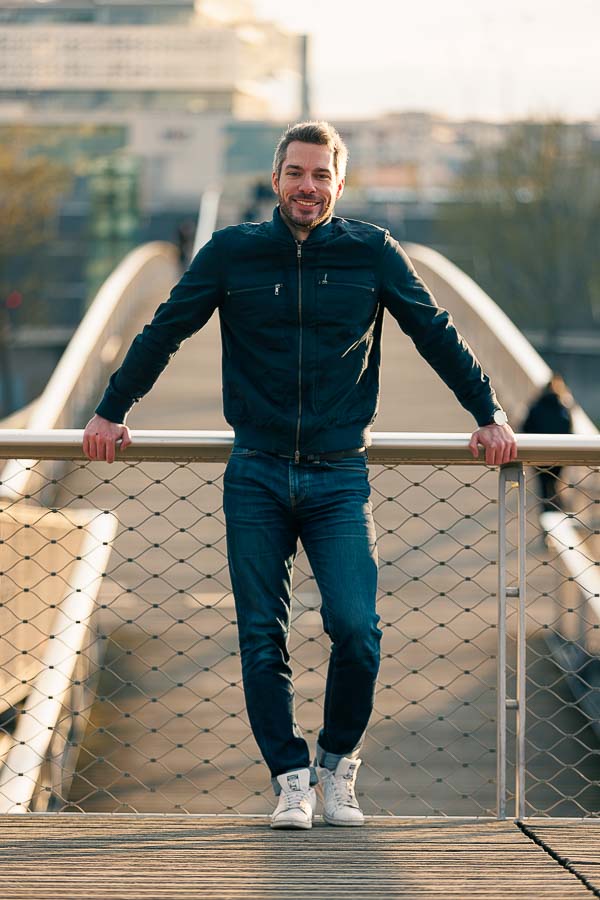 Photographe pour influenceuse et influenceur – souriant