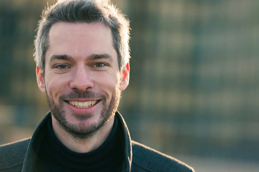 Portrait corporate en lumière naturelle Portrait corporate en lumière naturelle