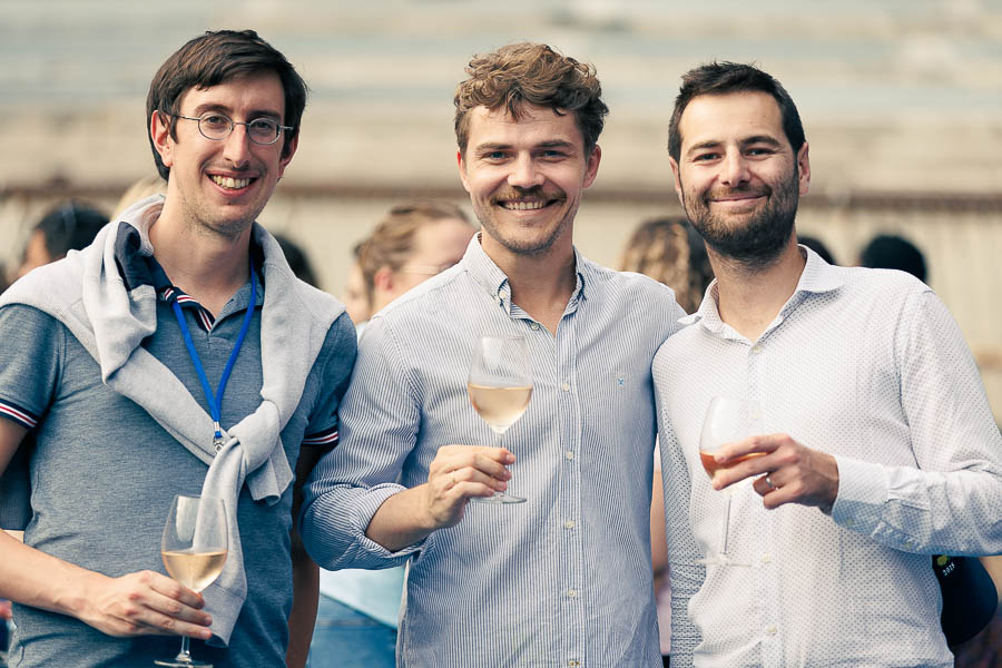 Photographe reportage salons et conventions – avec lunettes