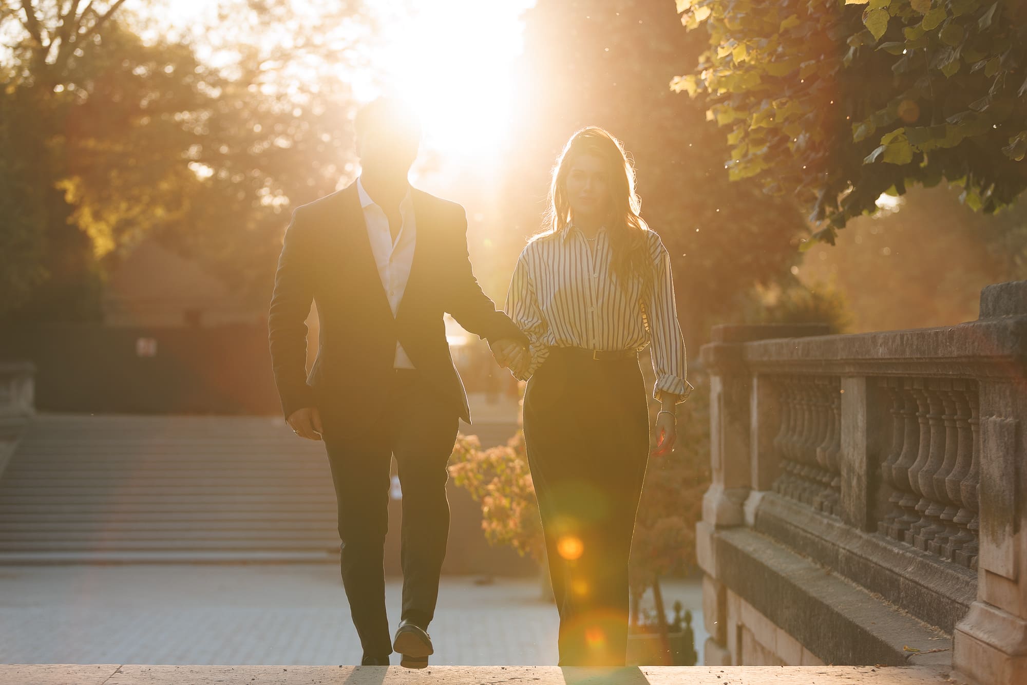 Portrait romantique d’un couple en extérieur Portrait romantique d’un couple en extérieur