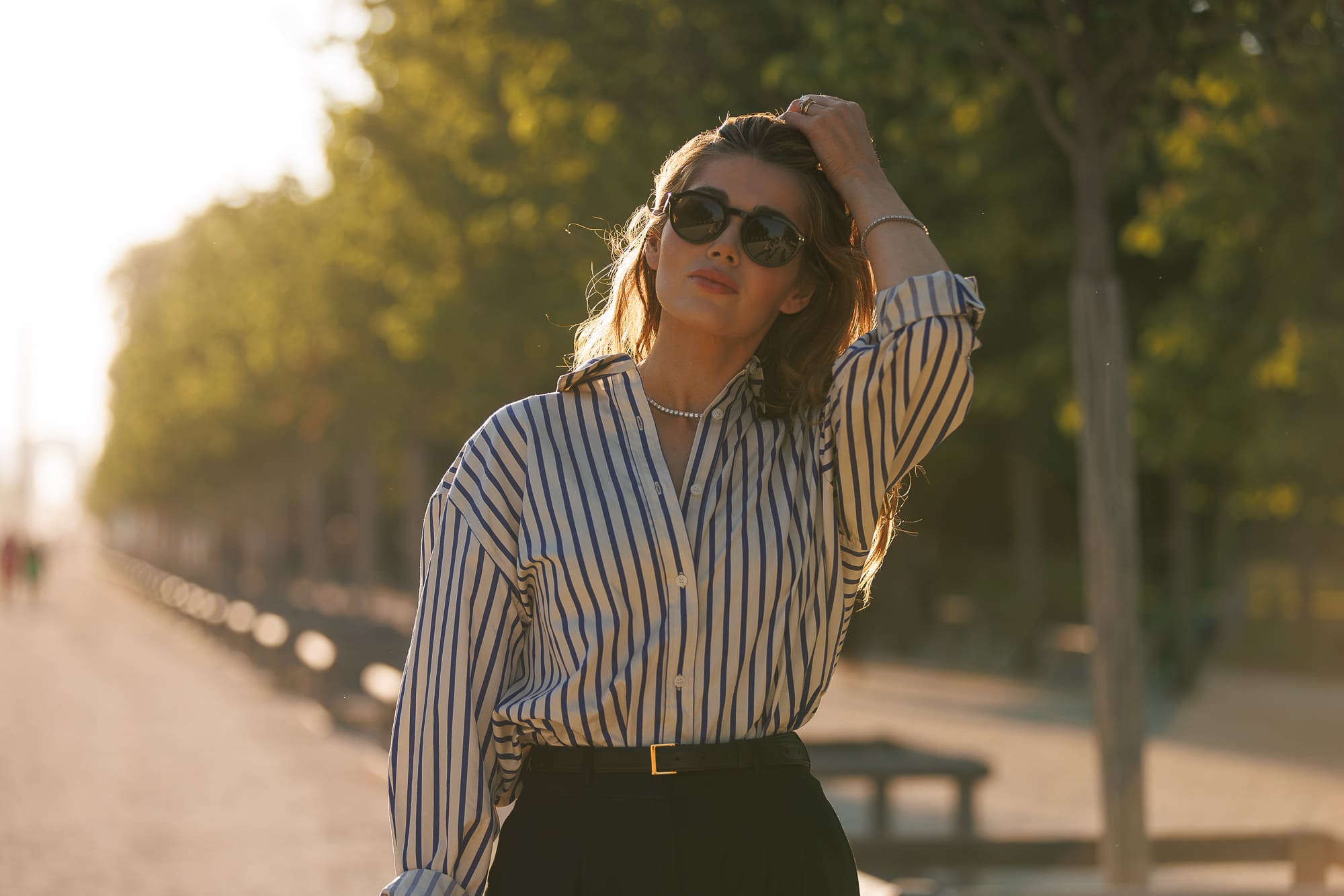 Photographe Paris – portrait lifestyle féminin au parc Photographe Paris – portrait lifestyle féminin au parc