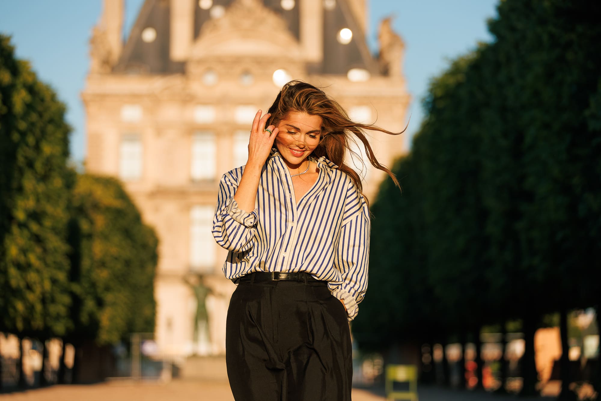 Portrait lumière dorée femme Paris Portrait lumière dorée femme Paris