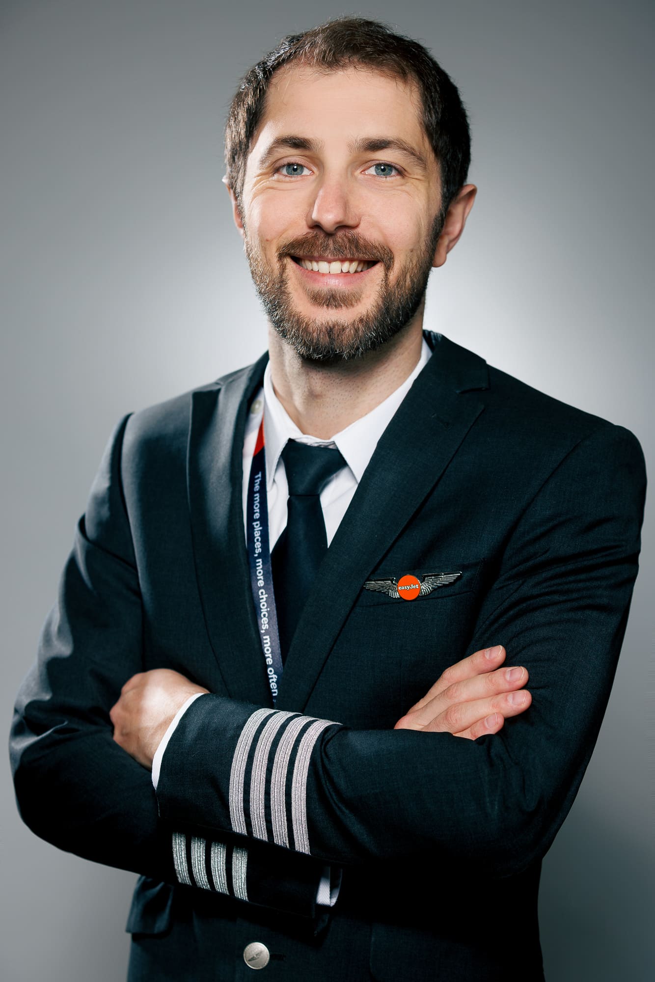 Photo d’un steward de profil Photo d’un steward de profil