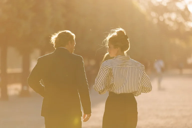 Photographe couple Paris – portrait en extérieur Photographe couple Paris – portrait en extérieur