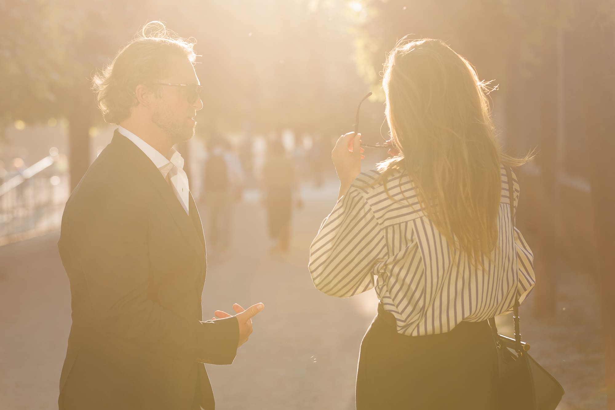 Photographe engagement Paris – portrait avec lunettes
