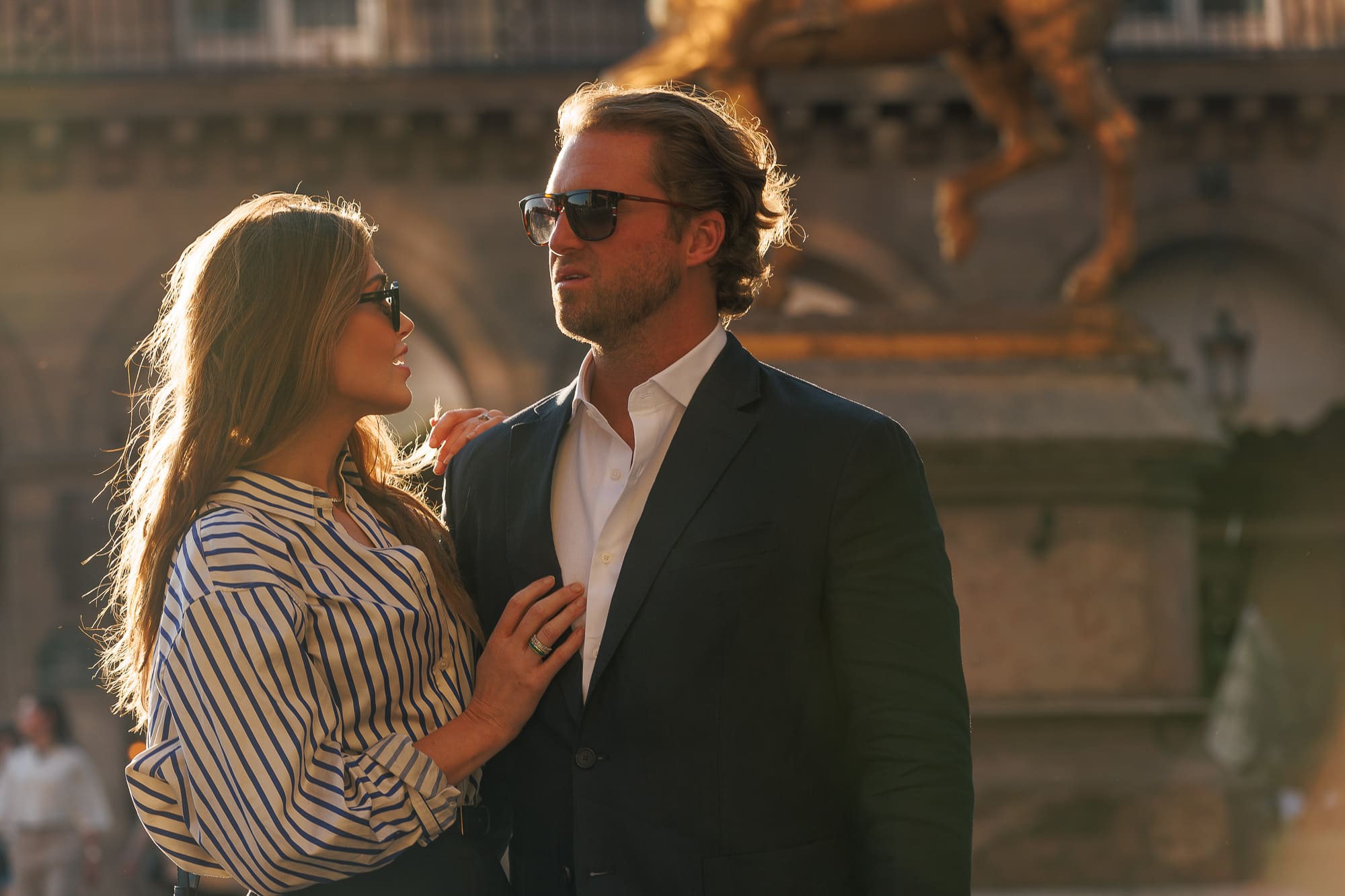 Photographe engagement Paris – portrait avec lunettes