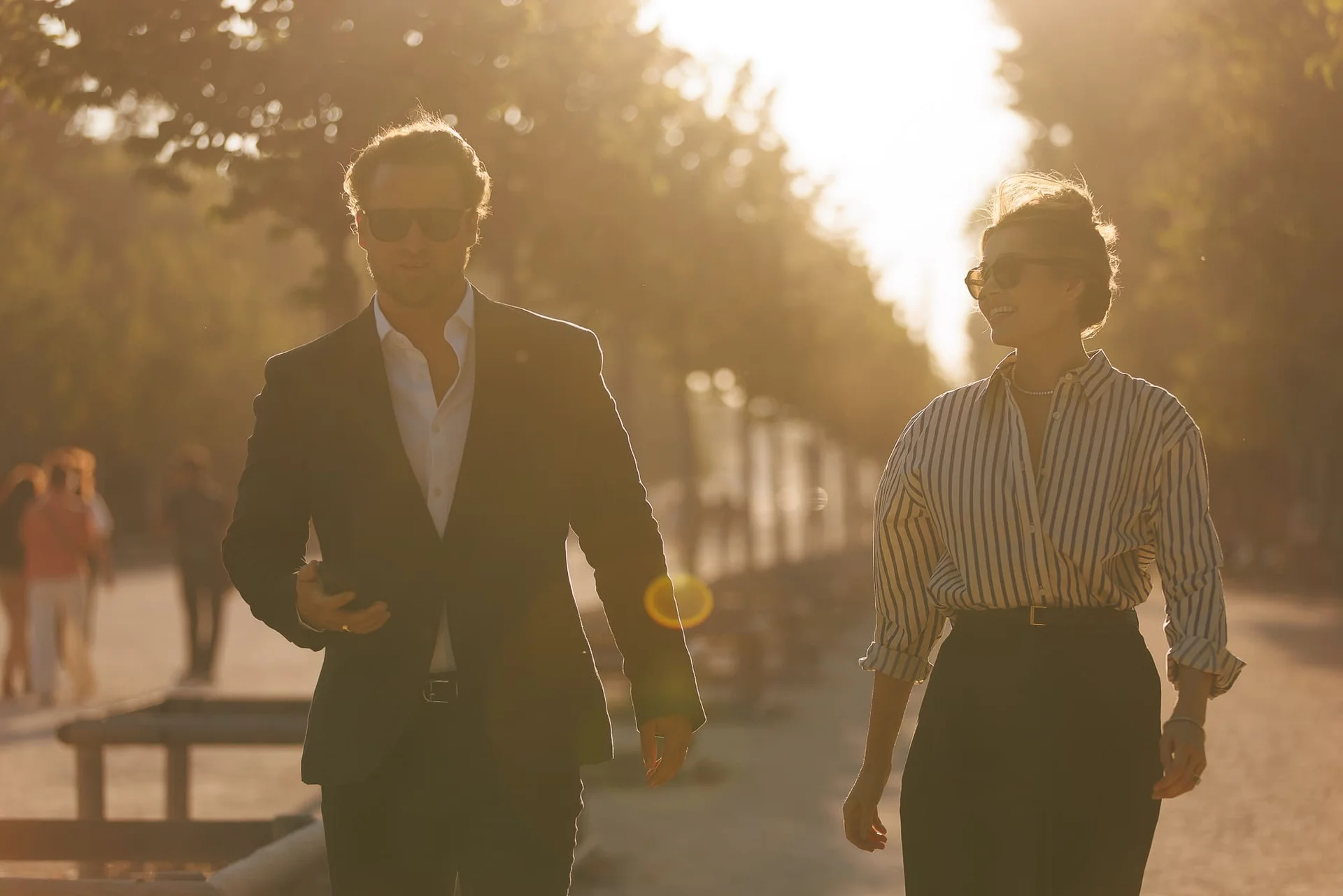 Photographe engagement Paris – portrait avec lunettes