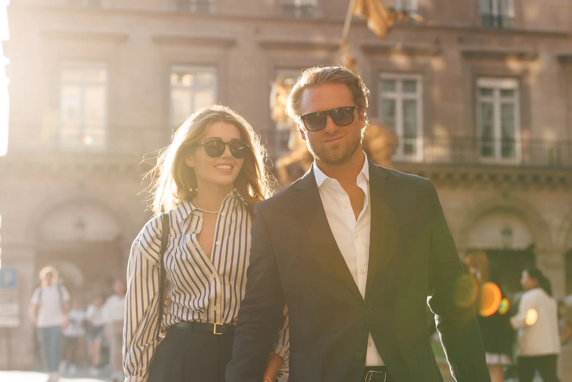 Photographe golden hour Paris – portrait avec lunettes