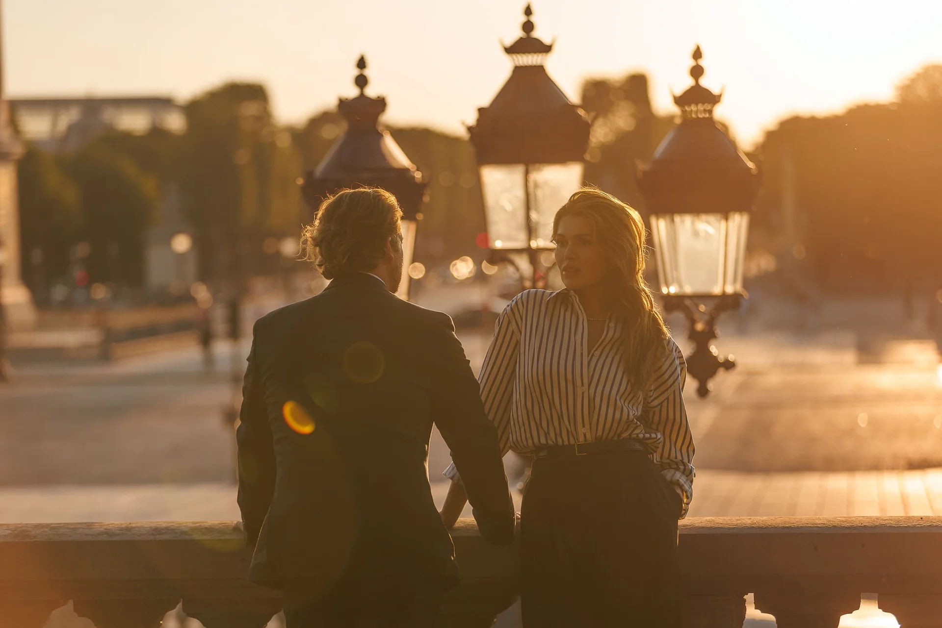Photographe golden hour Paris – portrait professionnel
