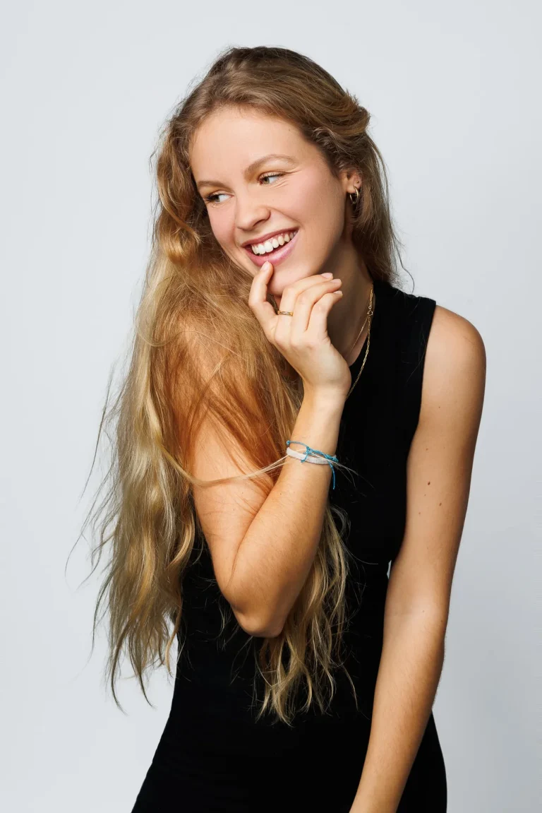 Photographe book agence mannequin – portrait en studio Photographe book agence mannequin – portrait en studio