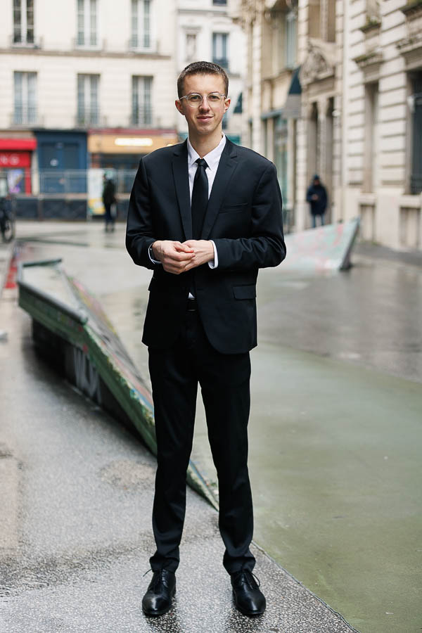 Personnel de cabine masculin portrait extérieur