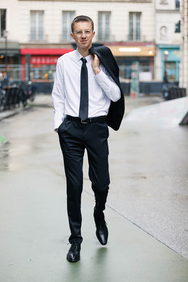 Steward PNC extérieur portrait moderne