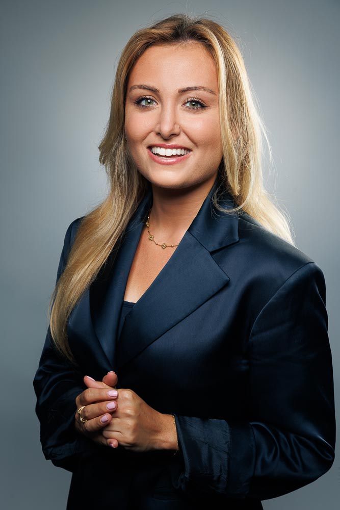 Photo corporate femme – portrait en blazer