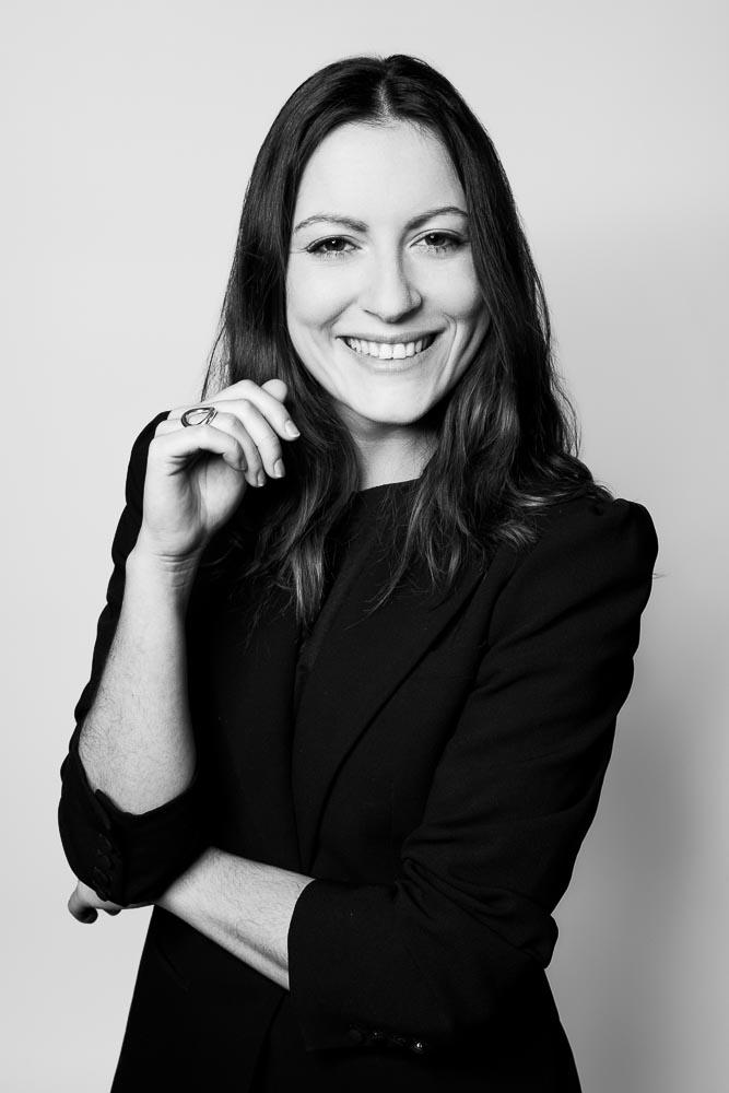 Photo corporate femme – portrait en blazer