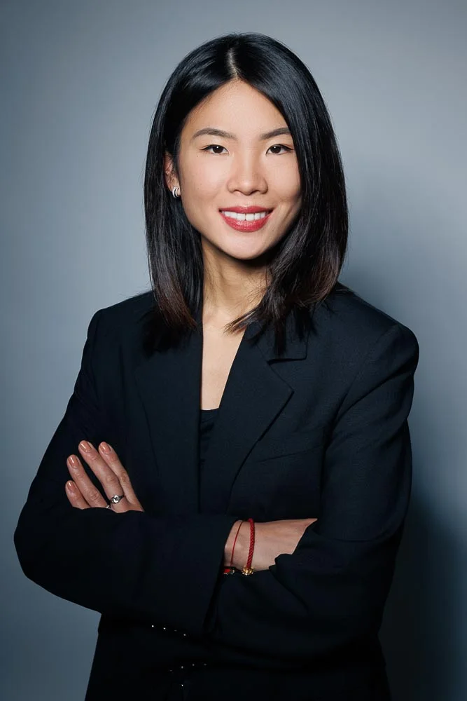 Photo corporate femme – portrait bras croisés