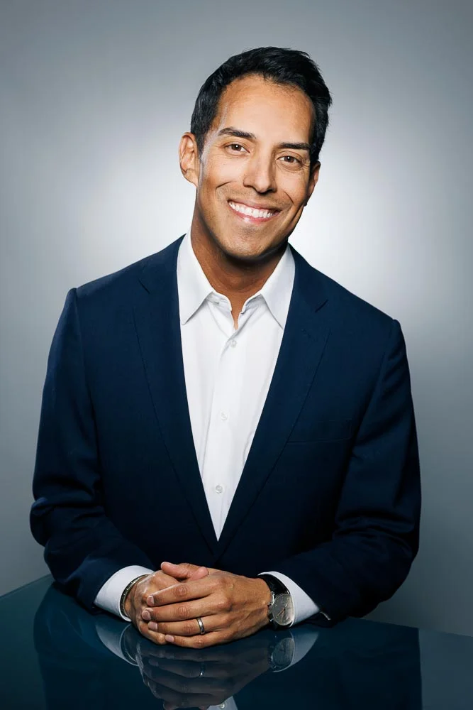Photo professionnelle CV homme – portrait en chemise blanche