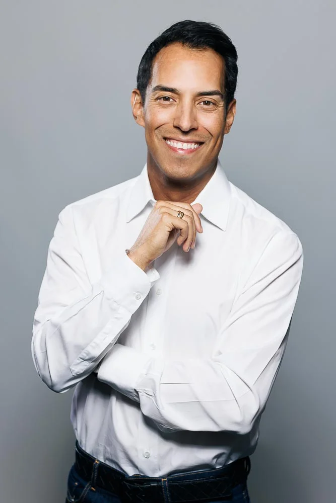 Photo professionnelle CV homme – portrait en chemise blanche