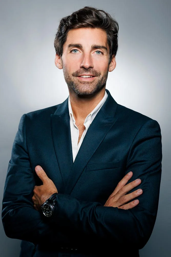 Photo professionnelle CV homme – portrait en costume