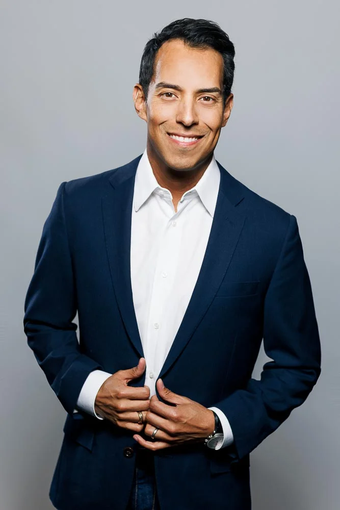 Photo professionnelle CV homme – portrait en chemise blanche