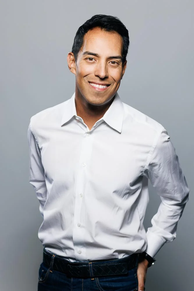 Photo professionnelle CV homme – portrait en chemise blanche