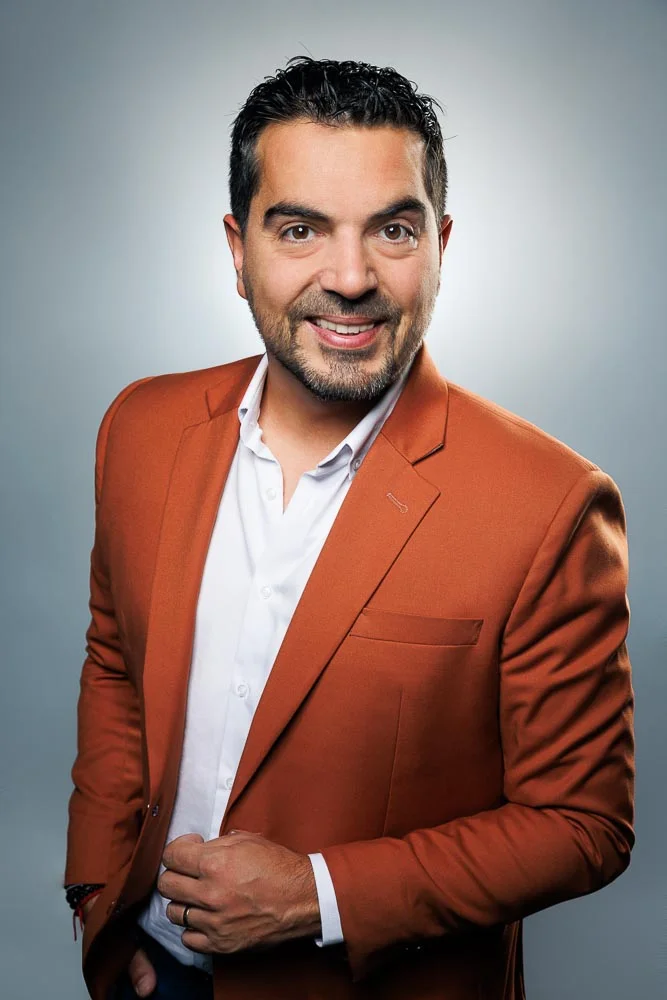 Photo professionnelle CV homme – portrait en chemise blanche