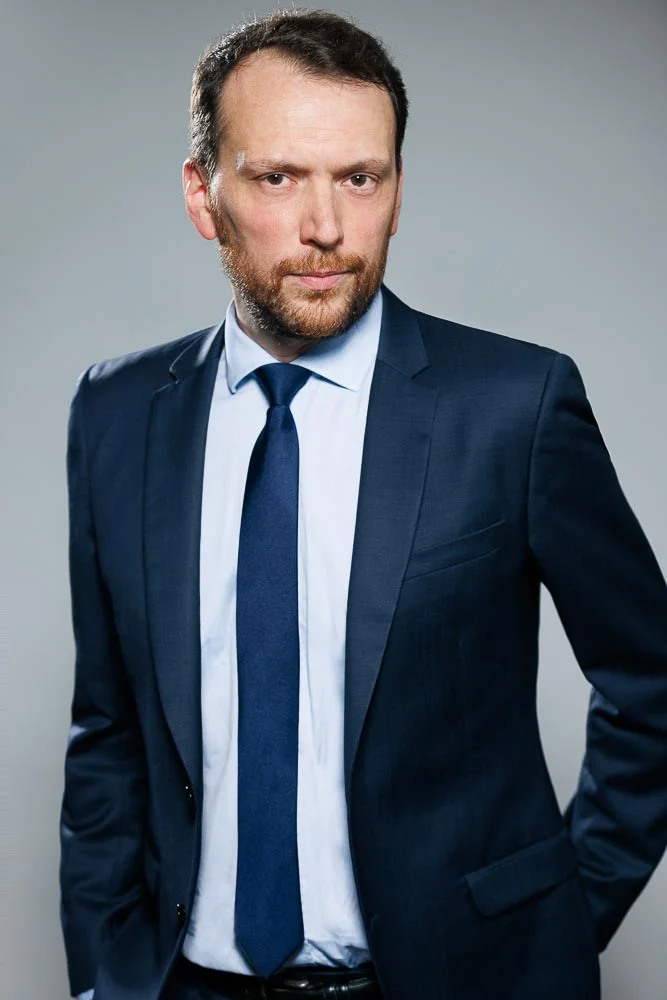 Photo professionnelle CV homme – portrait en costume