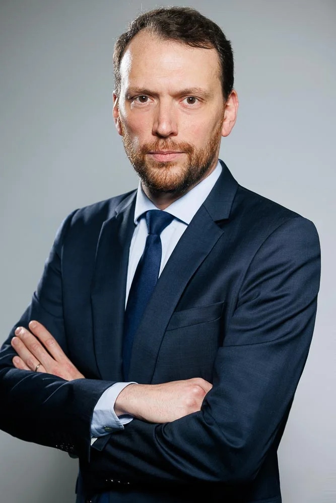 Photo professionnelle CV homme – portrait en costume
