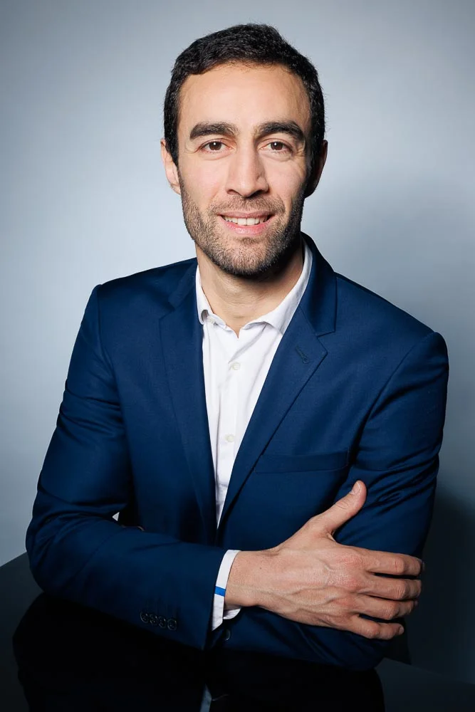 Photo professionnelle CV homme – portrait en costume