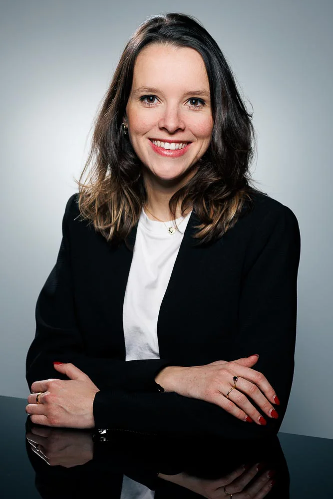 Photo de profil LinkedIn – portrait bras croisés Photo de profil LinkedIn – portrait bras croisés