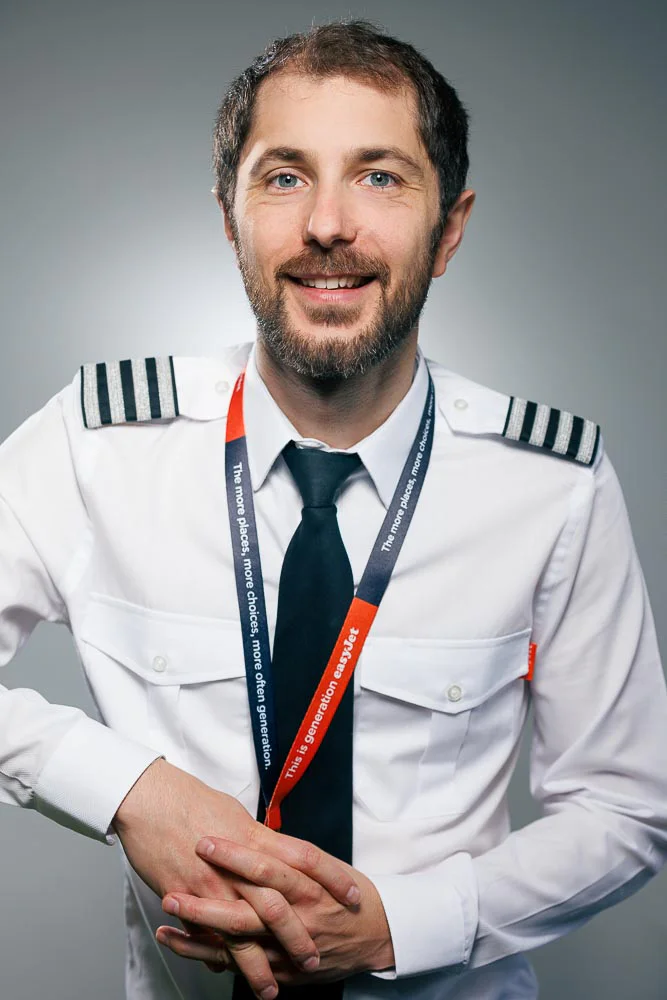 Photo de profil LinkedIn – portrait en chemise blanche Photo de profil LinkedIn – portrait en chemise blanche