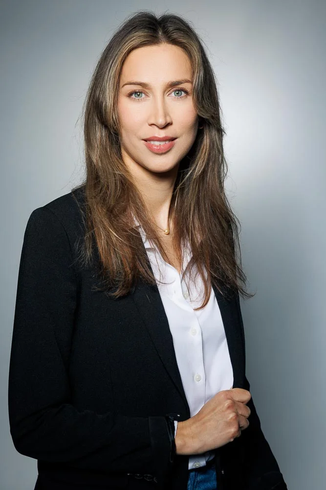 Photographe avocat – portrait en chemise blanche