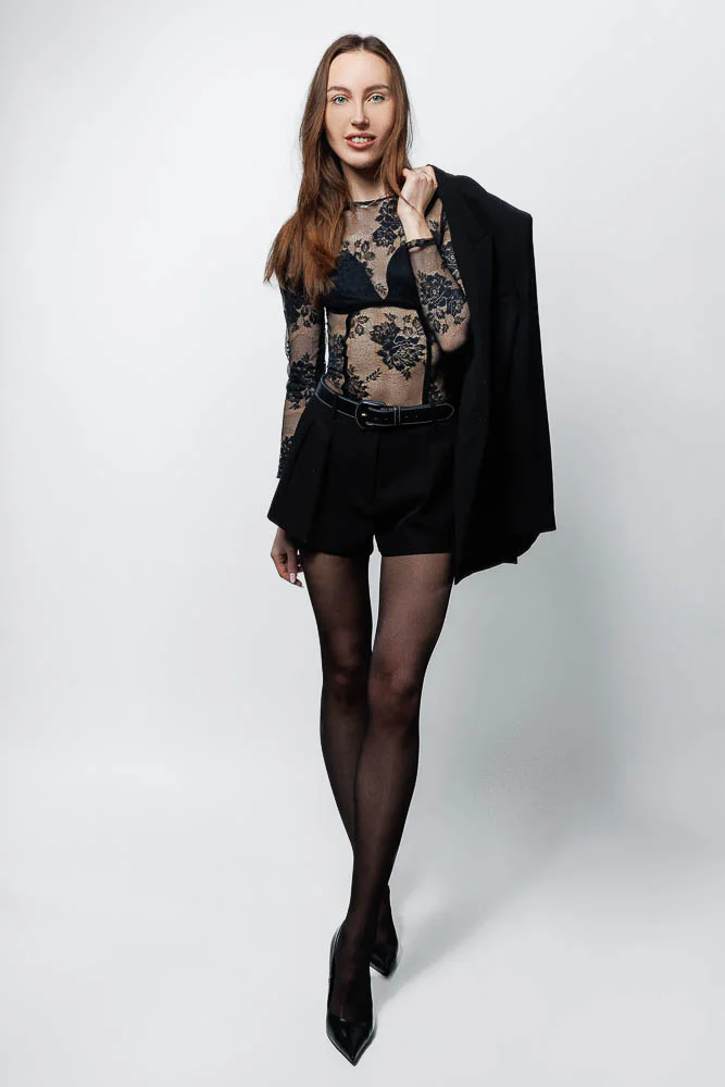 Photographe book agence mannequin – portrait en blazer Photographe book agence mannequin – portrait en blazer