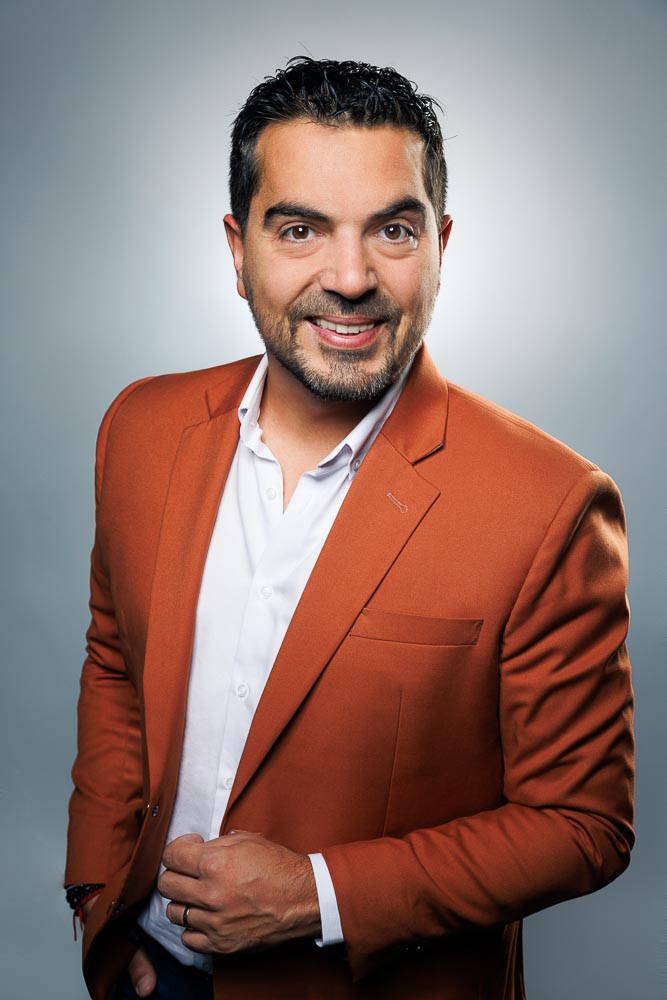 Photographe LinkedIn – portrait en chemise blanche