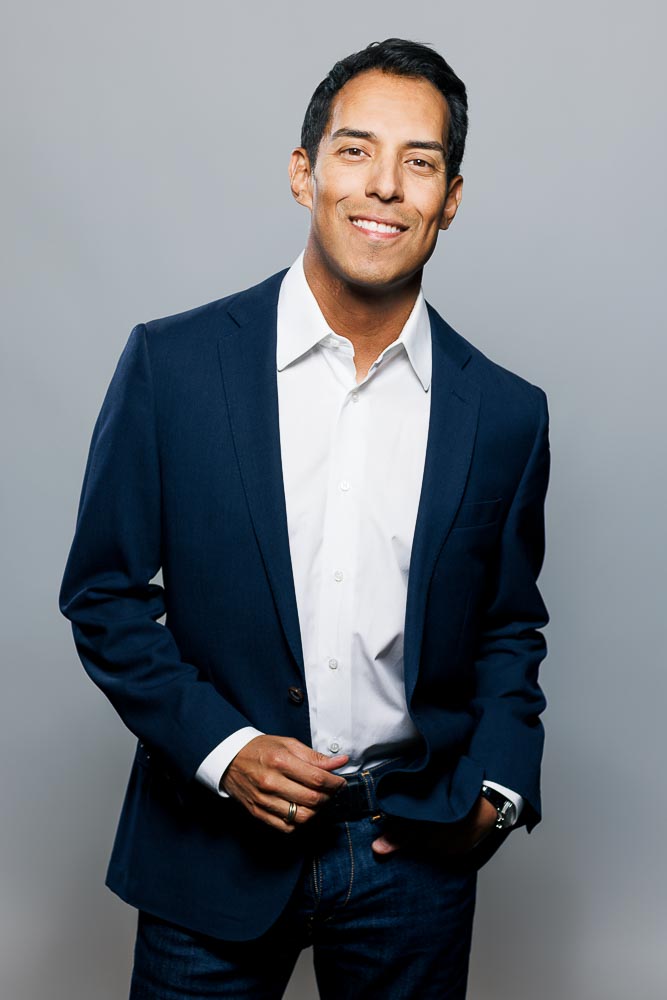 Photographe LinkedIn – portrait en chemise blanche