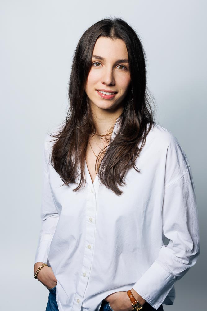 Photographe LinkedIn – portrait en chemise blanche