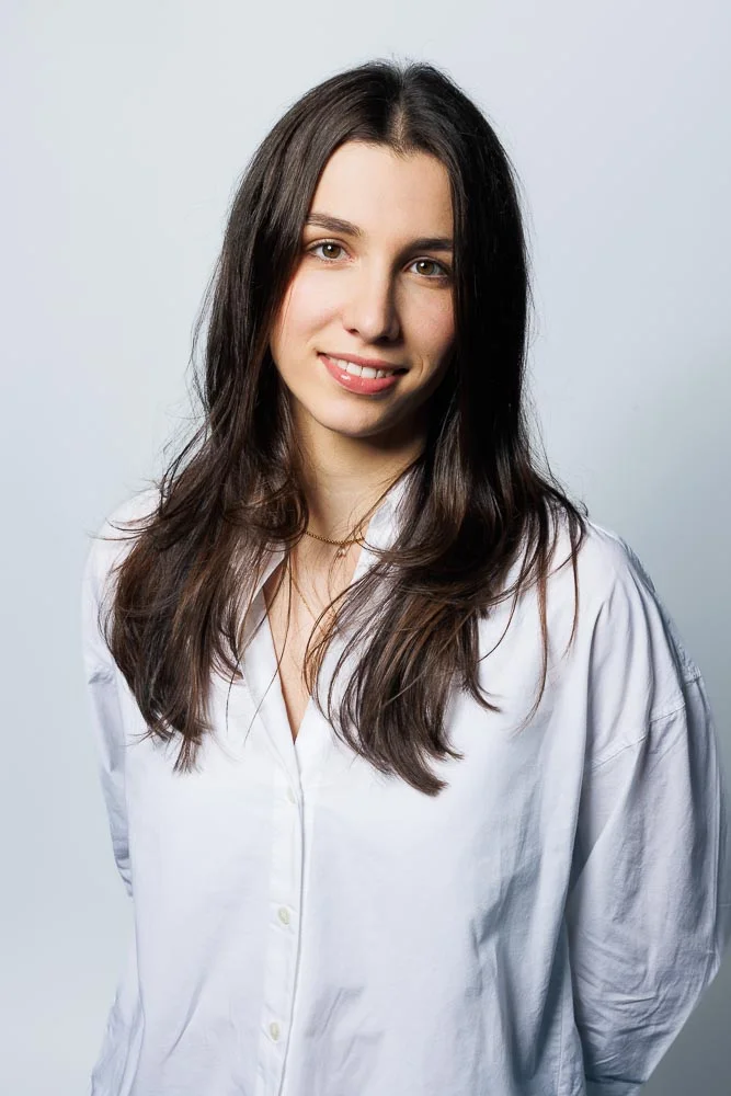 Photographe LinkedIn – portrait en chemise blanche